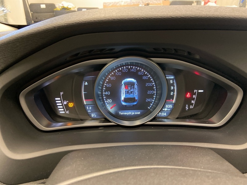 Volvo V40 Cross Country vaihtoauto