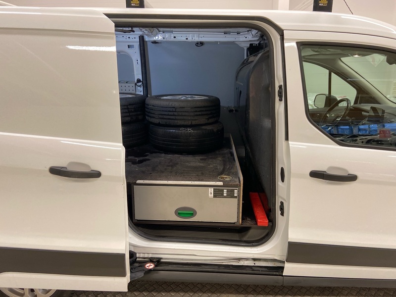 Ford Transit Connect vaihtoauto