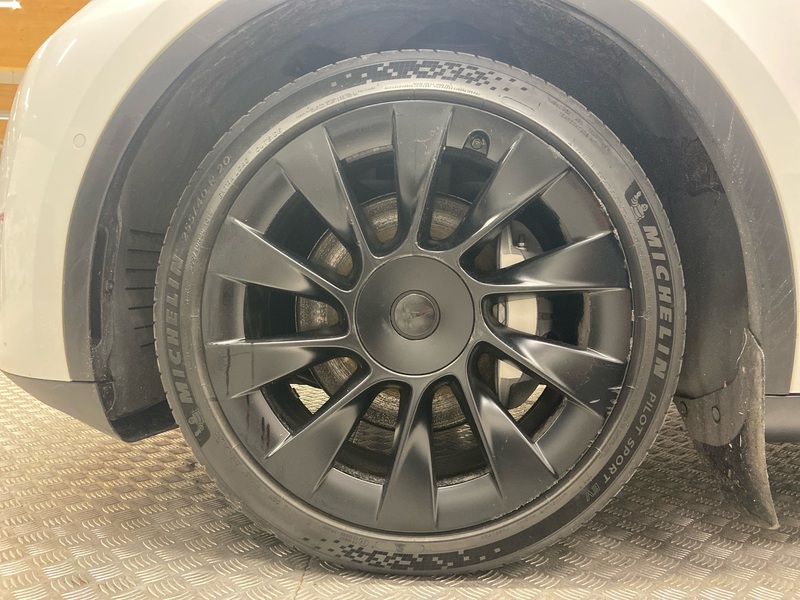 Tesla Model Y vaihtoauto