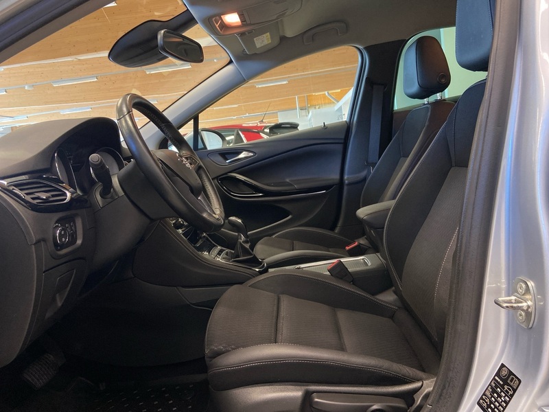 Opel Astra vaihtoauto