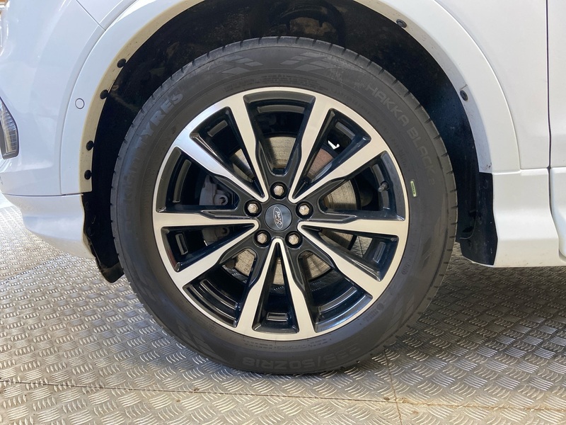 Ford Kuga vaihtoauto