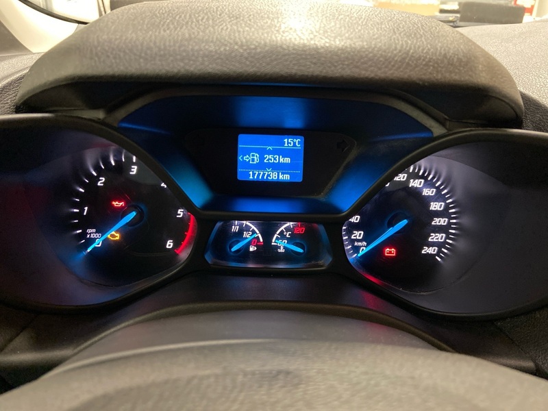 Ford Transit Connect vaihtoauto