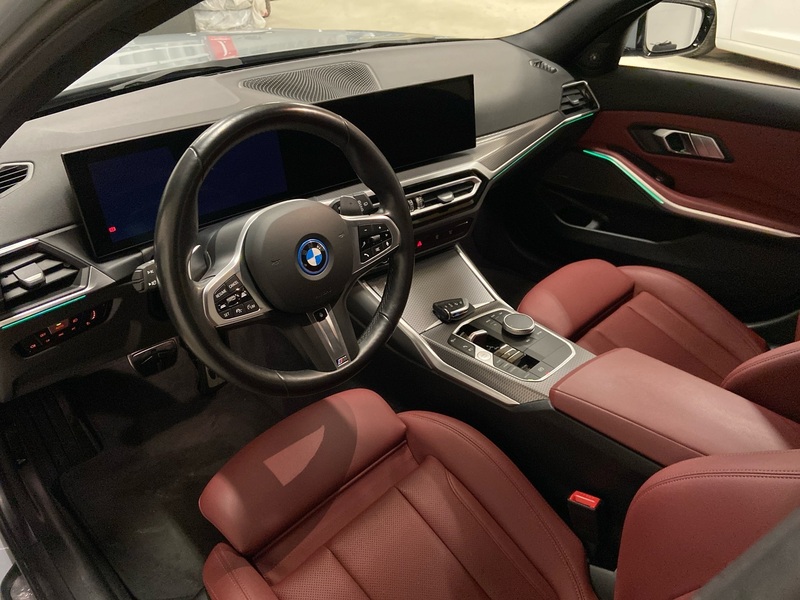 BMW 330 vaihtoauto
