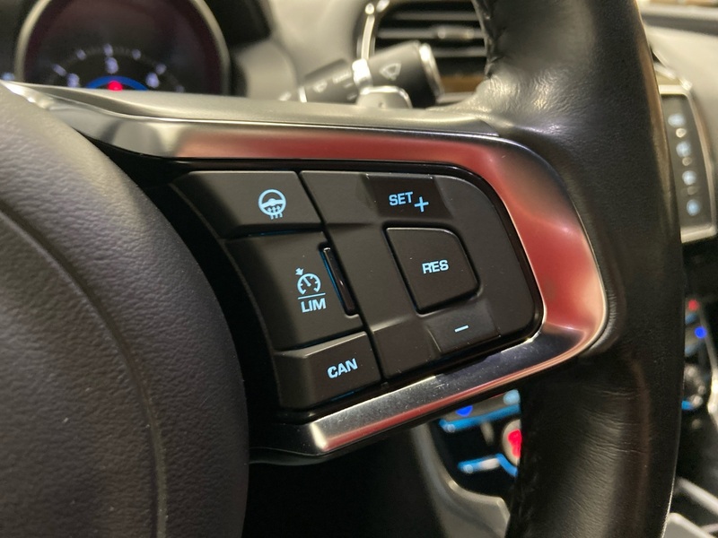 Jaguar XE vaihtoauto