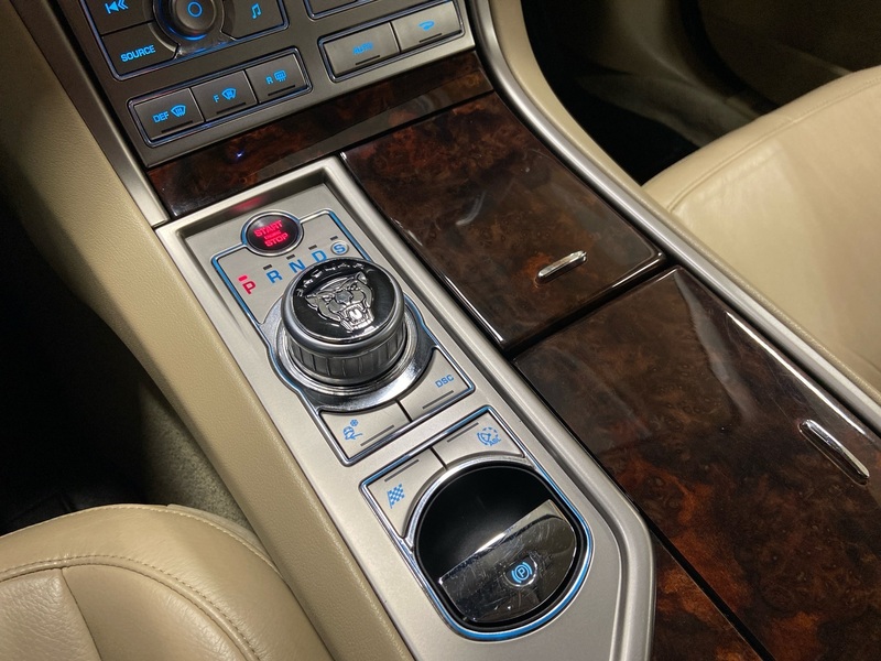 Jaguar XF vaihtoauto