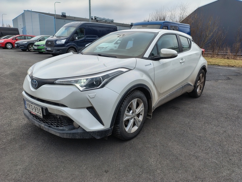 Toyota C-HR vaihtoauto