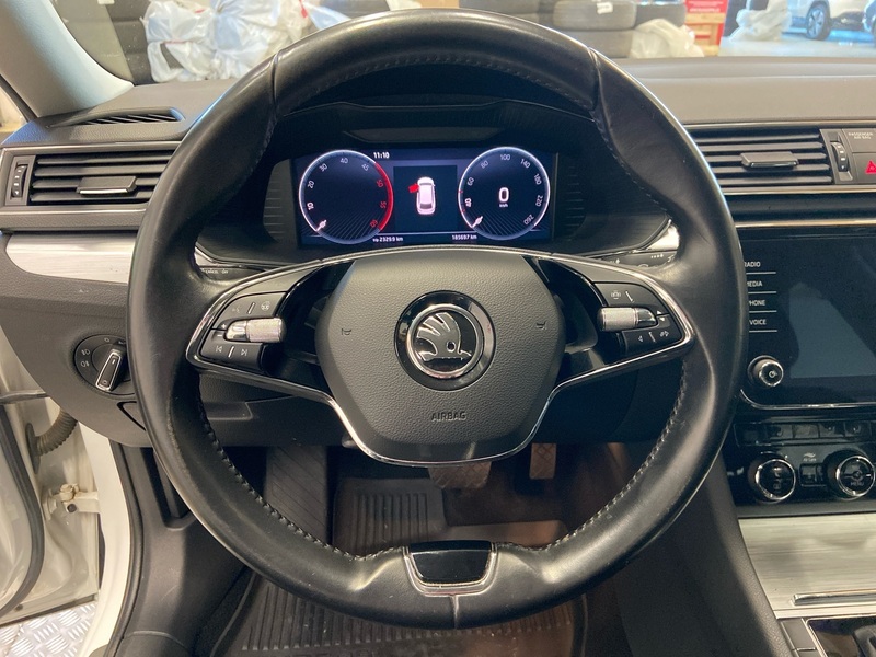 Skoda Superb vaihtoauto