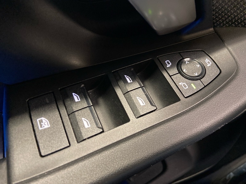 BMW i5 M60 vaihtoauto