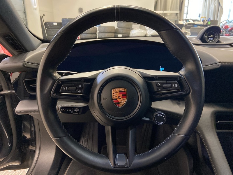 Porsche Taycan vaihtoauto
