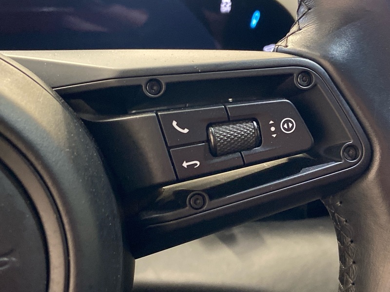 Porsche Taycan vaihtoauto