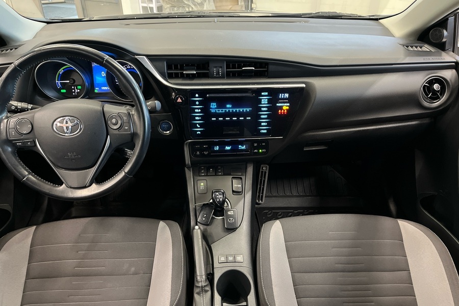 Toyota Auris vaihtoauto