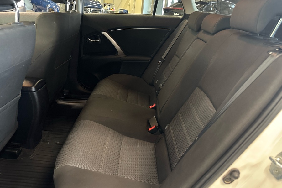 Toyota Avensis vaihtoauto