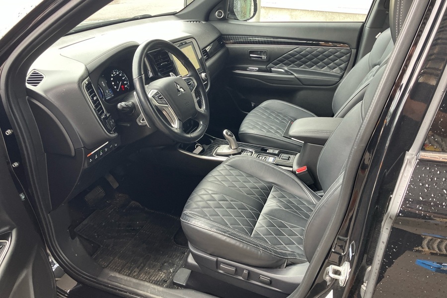 Mitsubishi Outlander PHEV vaihtoauto