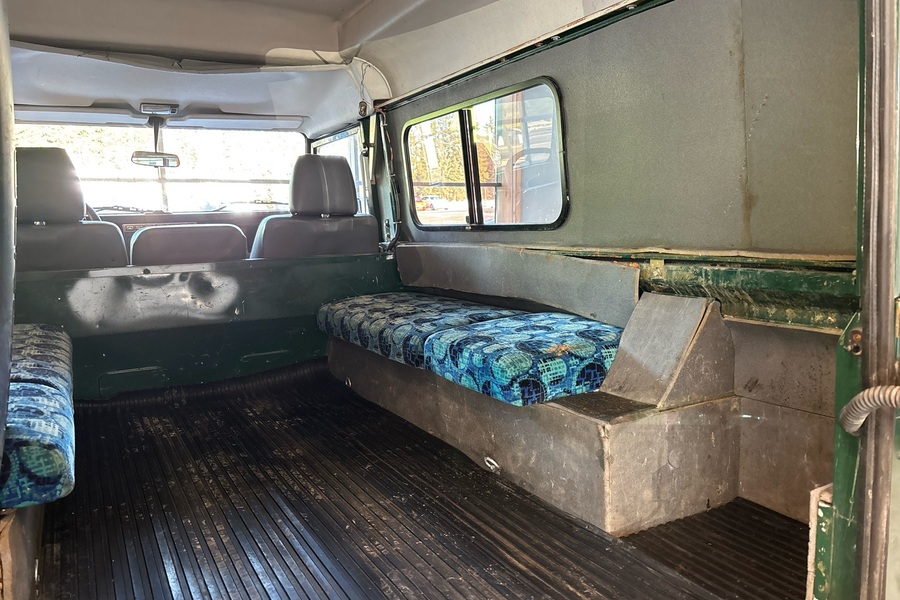 Land Rover Defender vaihtoauto