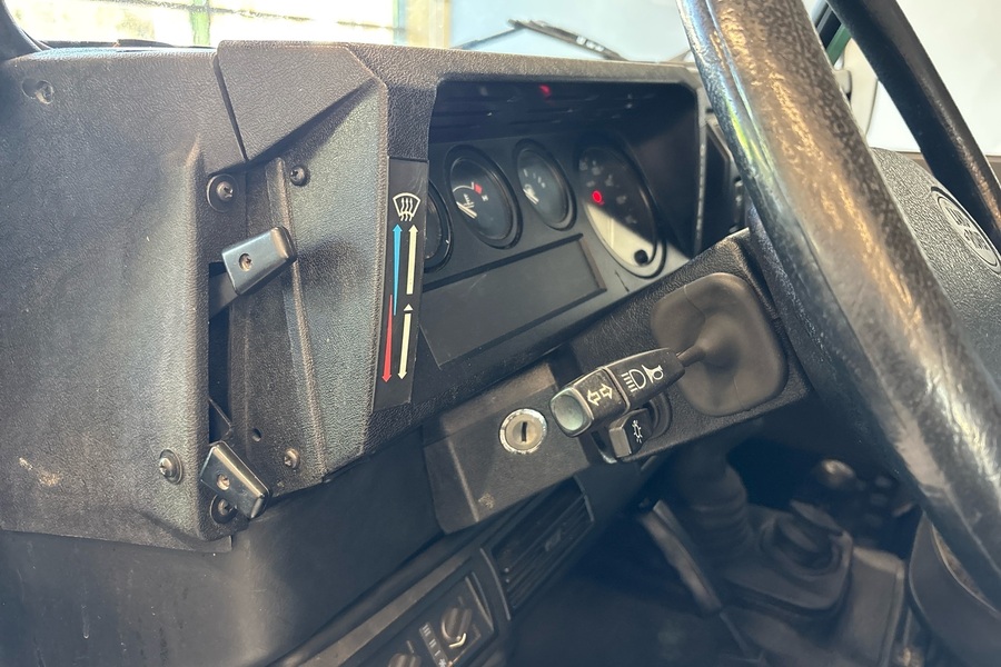 Land Rover Defender vaihtoauto