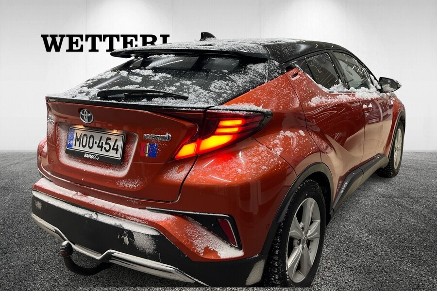 Toyota C-HR vaihtoauto