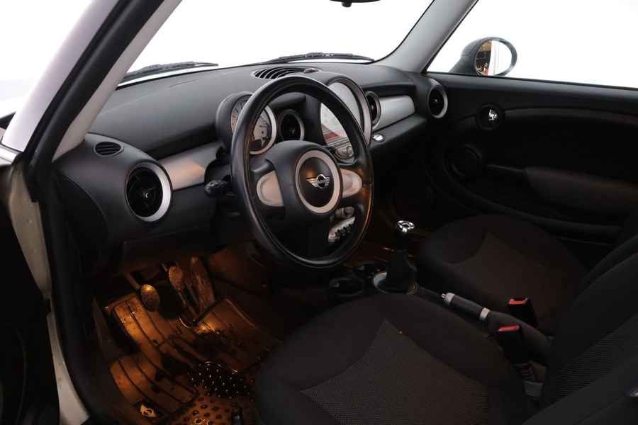 Mini Hatchback vaihtoauto