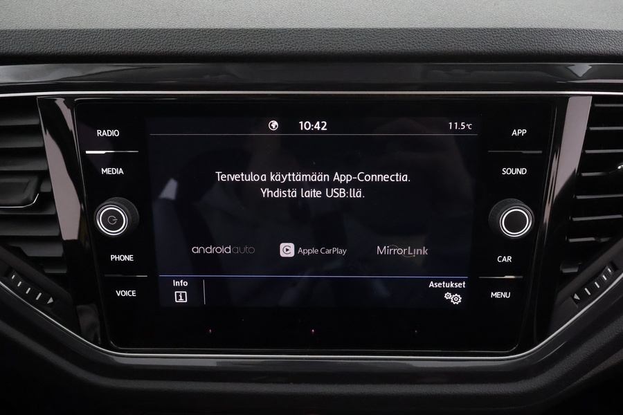 Volkswagen T-Roc vaihtoauto