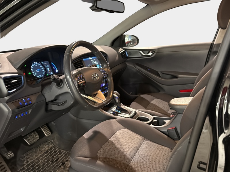 Hyundai IONIQ plug-in vaihtoauto