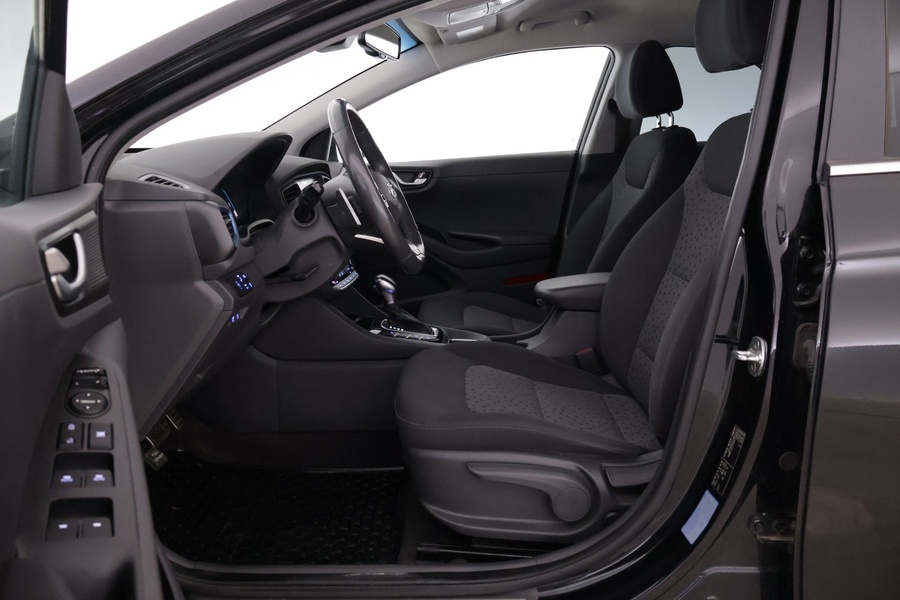 Hyundai IONIQ plug-in vaihtoauto