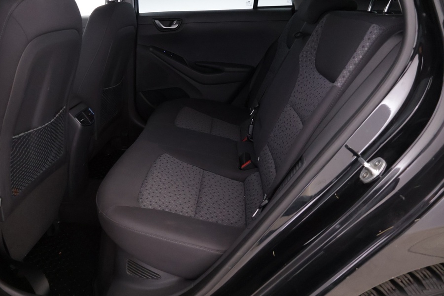 Hyundai IONIQ plug-in vaihtoauto