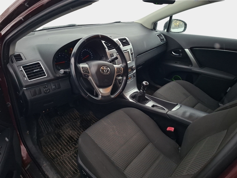 Toyota Avensis vaihtoauto