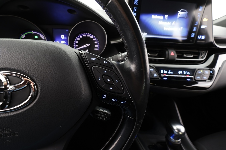 Toyota C-HR vaihtoauto