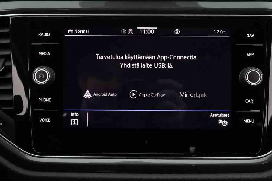 Volkswagen T-Roc vaihtoauto