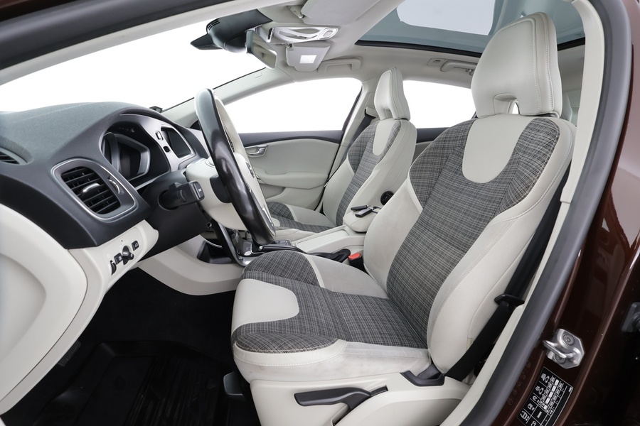 Volvo V40 Cross Country vaihtoauto