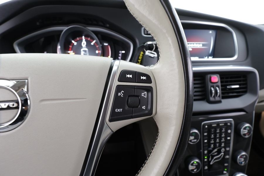 Volvo V40 Cross Country vaihtoauto