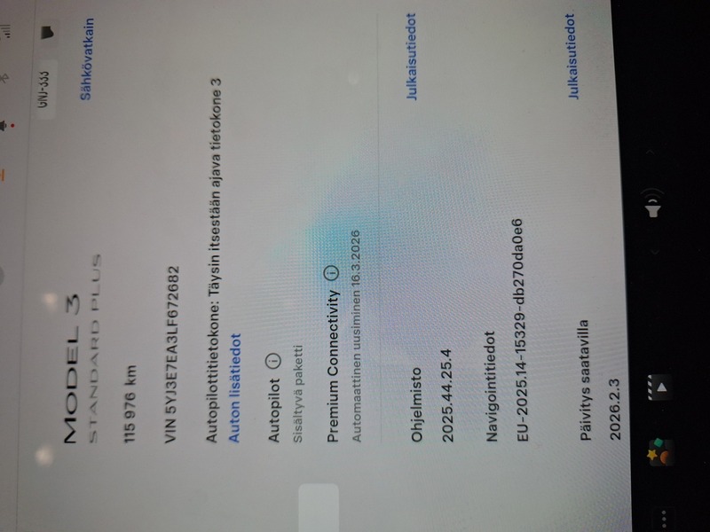 Tesla Model 3 vaihtoauto