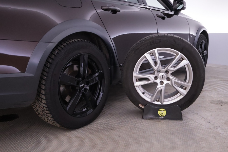 Volvo V90 Cross Country vaihtoauto