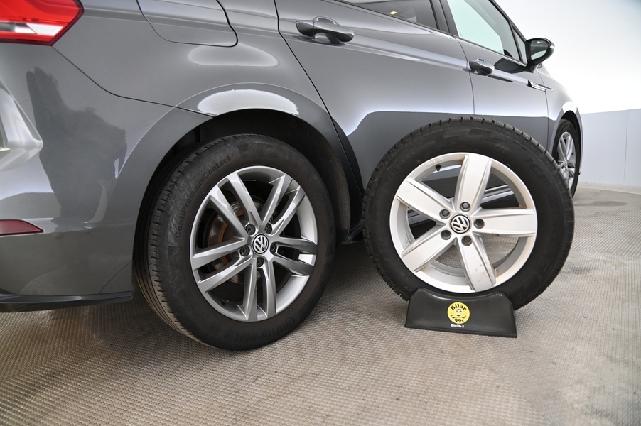 Volkswagen Touran vaihtoauto