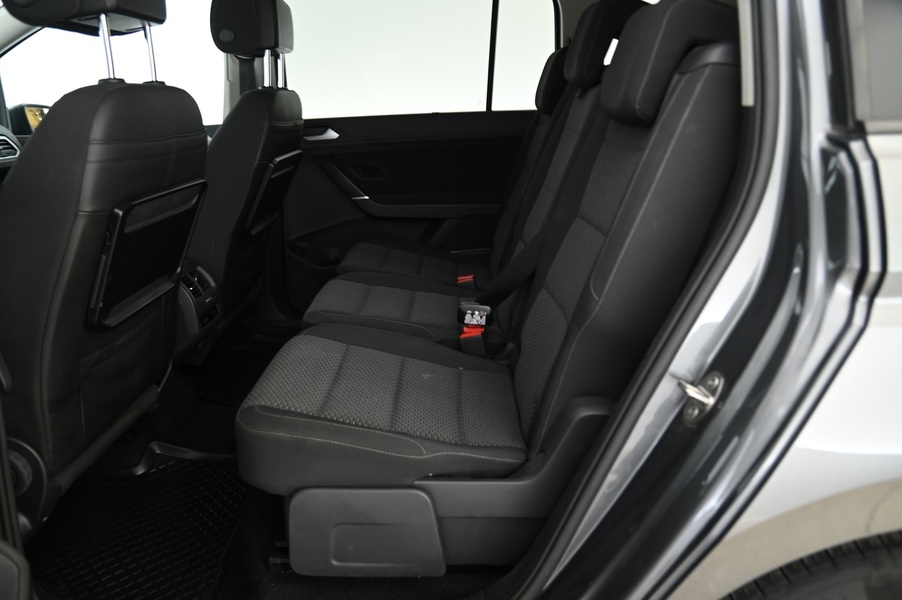 Volkswagen Touran vaihtoauto