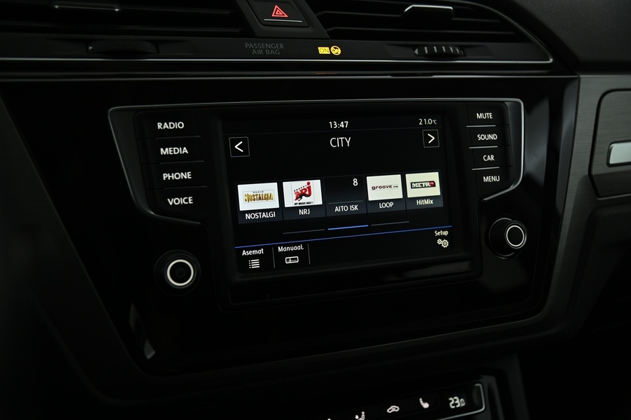 Volkswagen Touran vaihtoauto