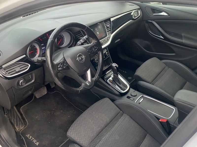 Opel Astra vaihtoauto