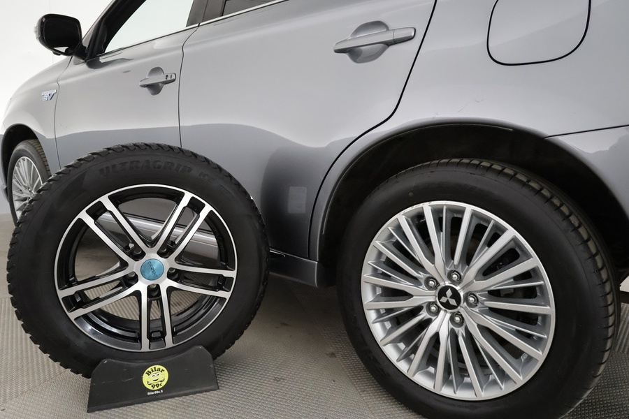 Mitsubishi Outlander PHEV vaihtoauto