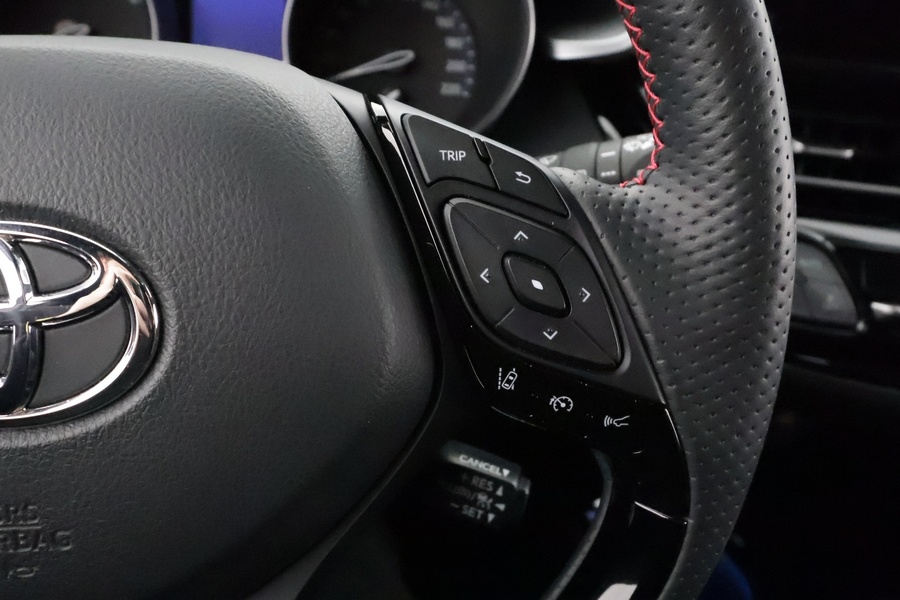 Toyota C-HR vaihtoauto