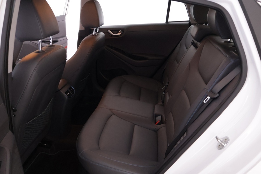 Hyundai IONIQ plug-in vaihtoauto