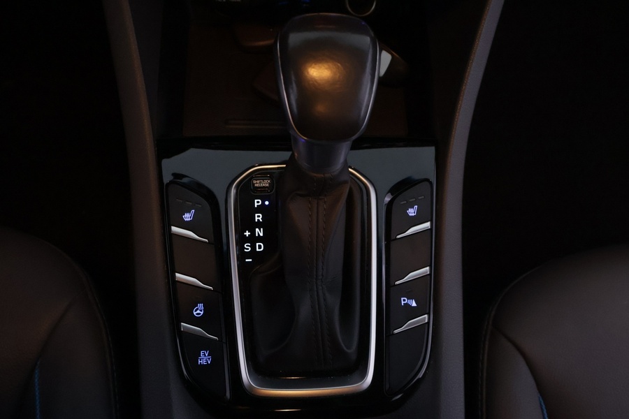 Hyundai IONIQ plug-in vaihtoauto