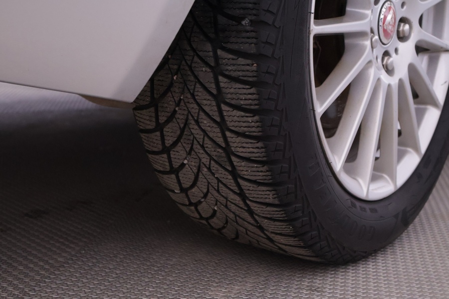 Jaguar XE vaihtoauto