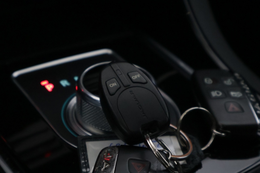 Jaguar XE vaihtoauto