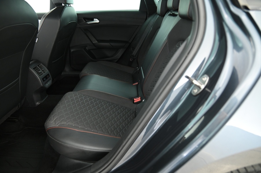 SEAT Leon Sportstourer vaihtoauto