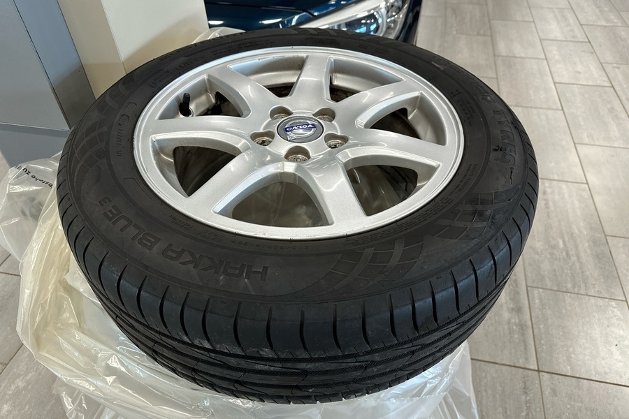 Volvo V70 vaihtoauto