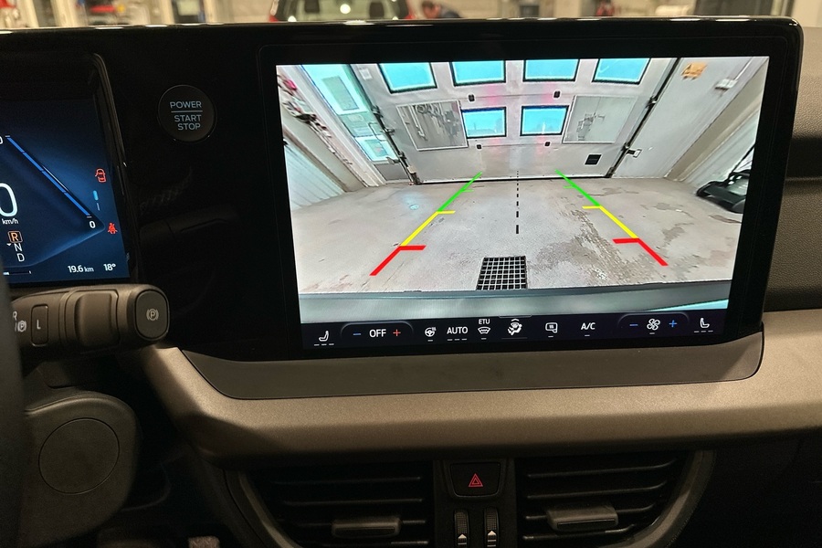 Ford Transit Courier vaihtoauto