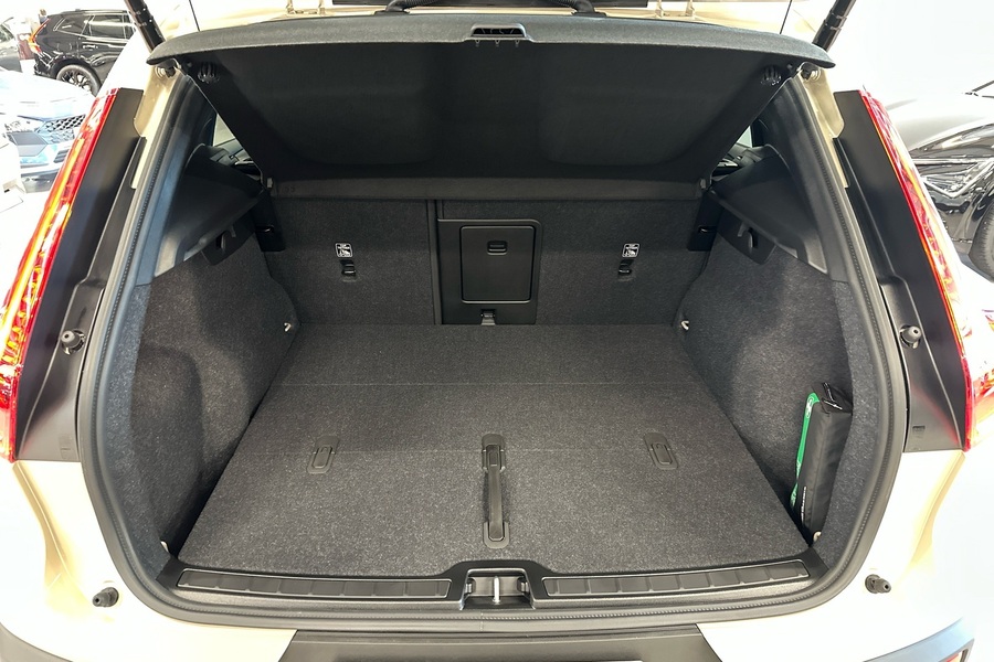 Volvo EX40 vaihtoauto