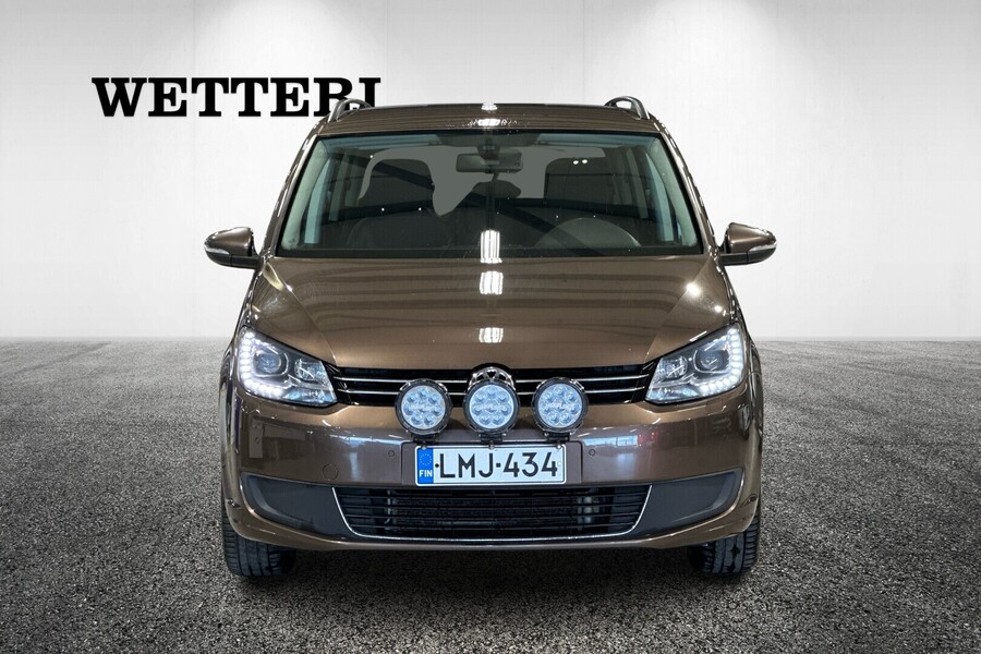 Volkswagen Touran vaihtoauto