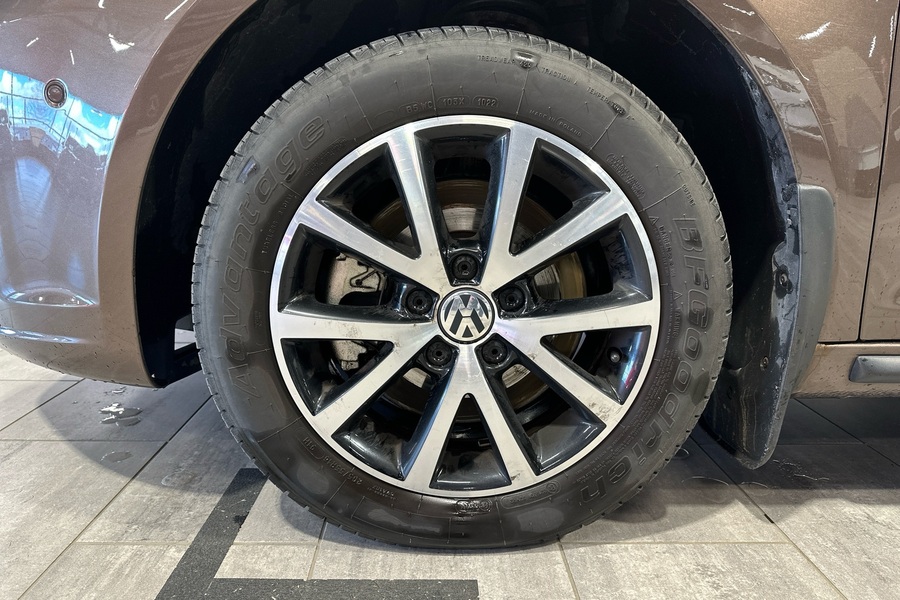 Volkswagen Touran vaihtoauto