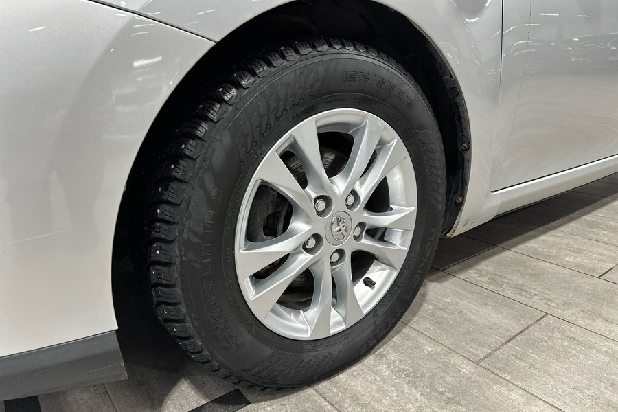 Toyota Auris vaihtoauto