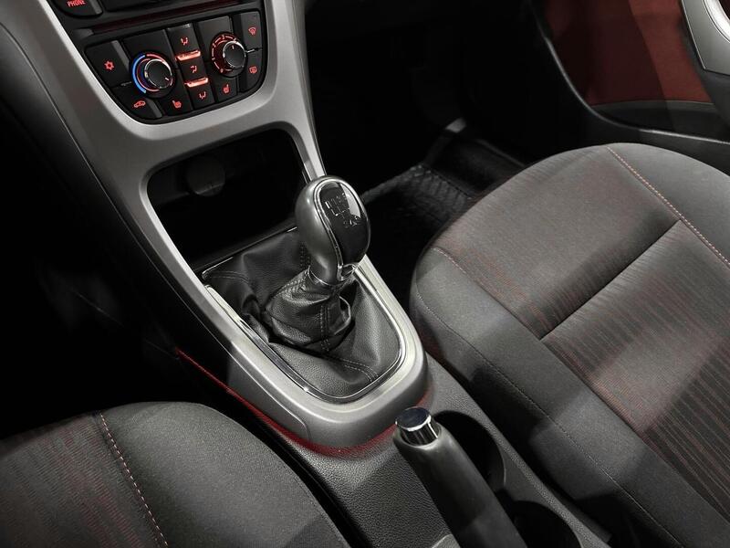 Opel Astra vaihtoauto